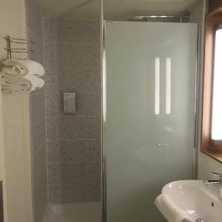 فندق Campanile 3*