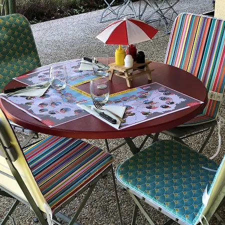 Campanile Отель Байе