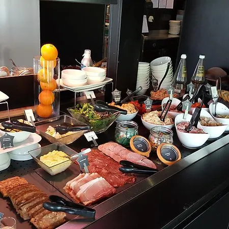 巴约钟楼酒店