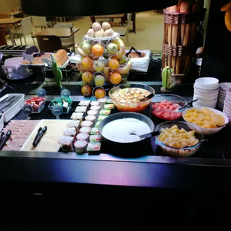 Campanile Отель Байе